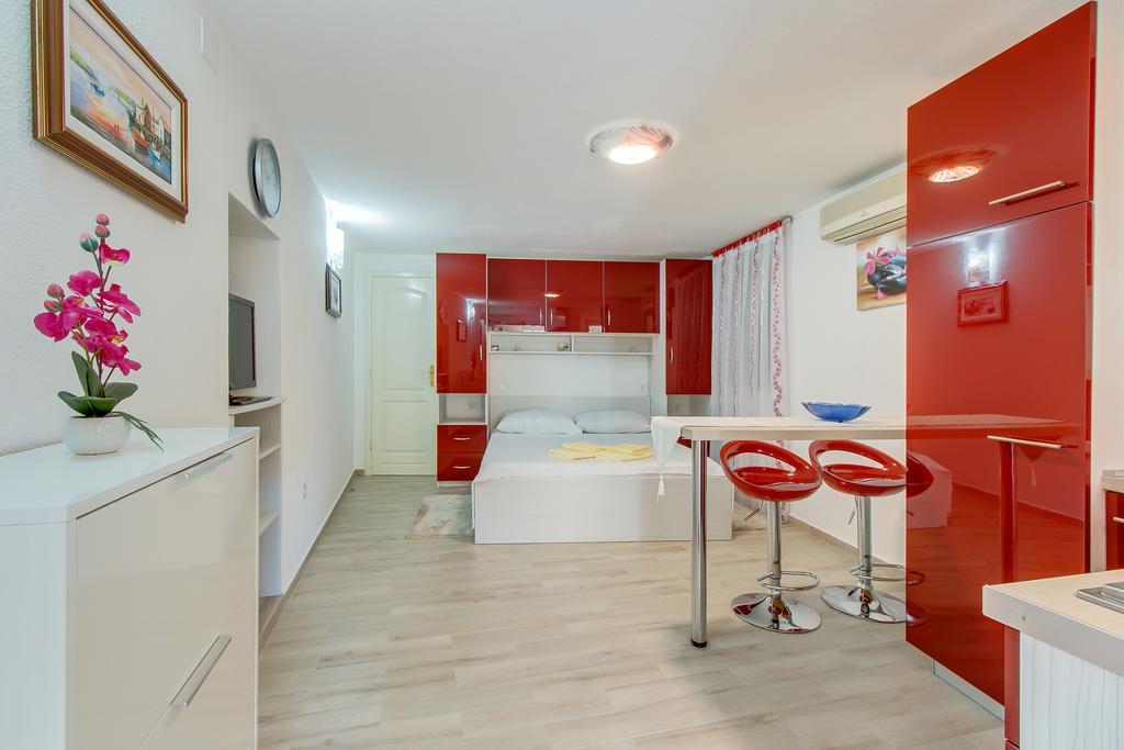 Leila Apartment