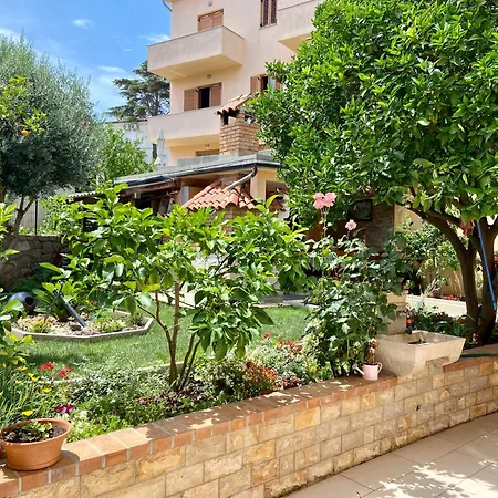 Apartments Leila Mali Losinj Exterior photo